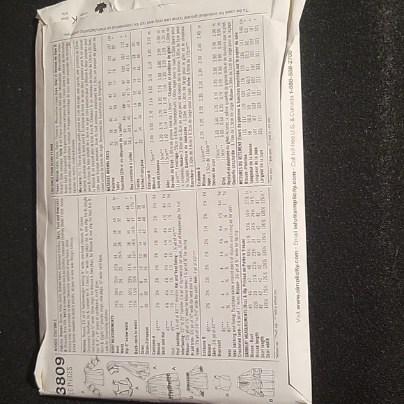 Simplicity: Sewing Pattern Uncut 3809 - Picture 2 of 3